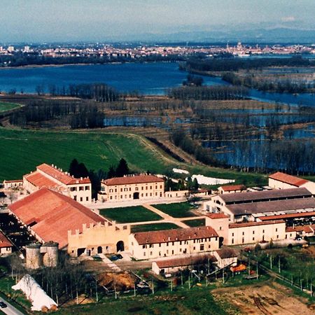 Agriturismo Corte Virgiliana Virgilio Ngoại thất bức ảnh
