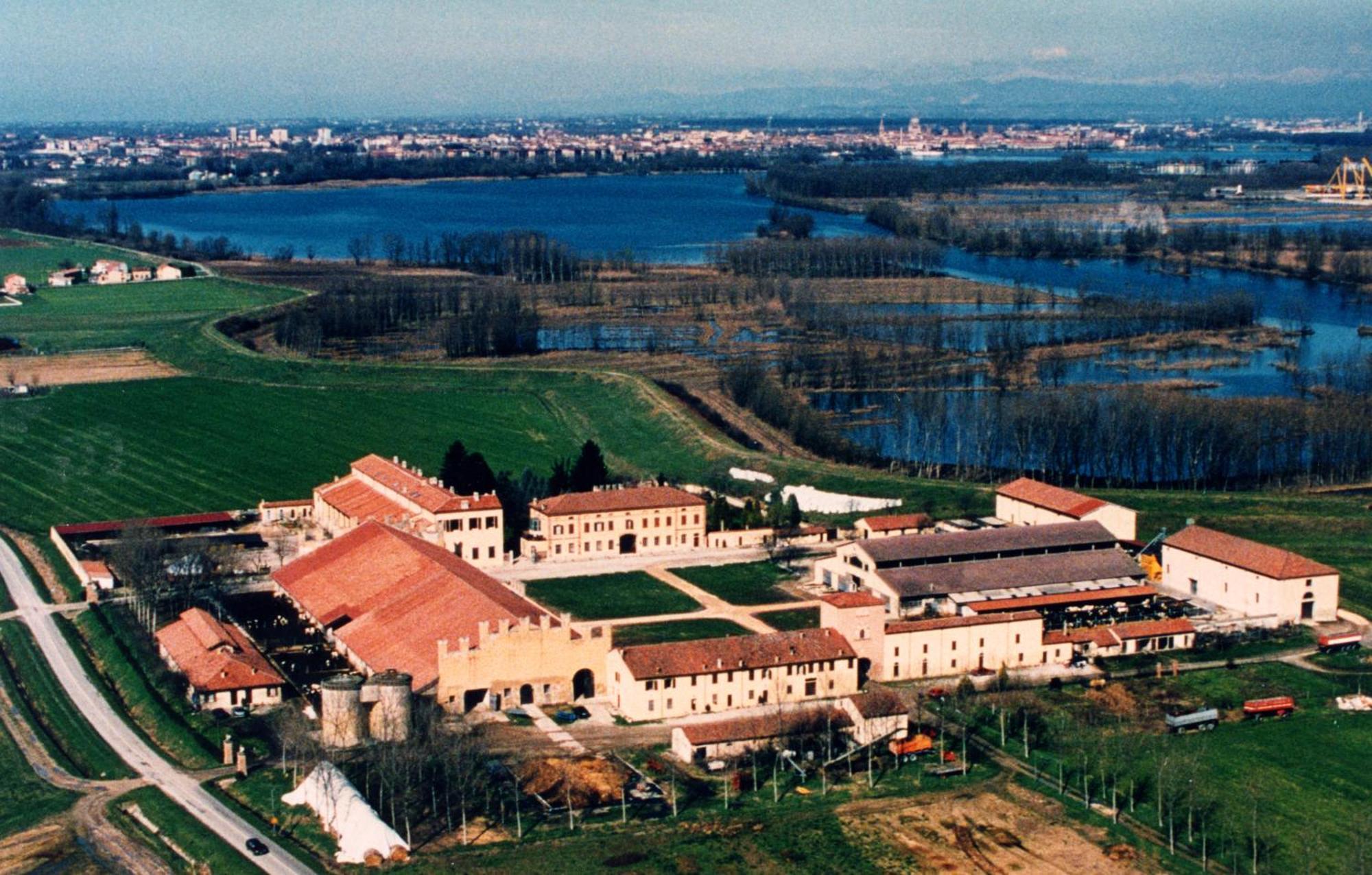 Agriturismo Corte Virgiliana Virgilio Ngoại thất bức ảnh